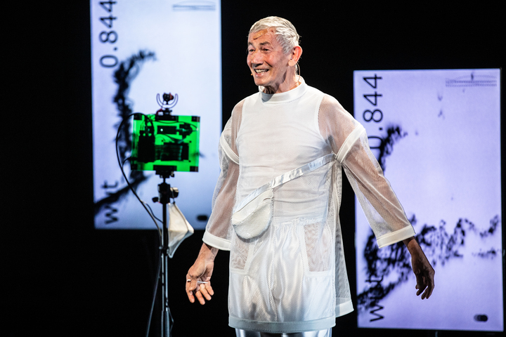 Rehearsal of Regie: KI with AI system projections on stage at Düsseldorfer Schauspielhaus